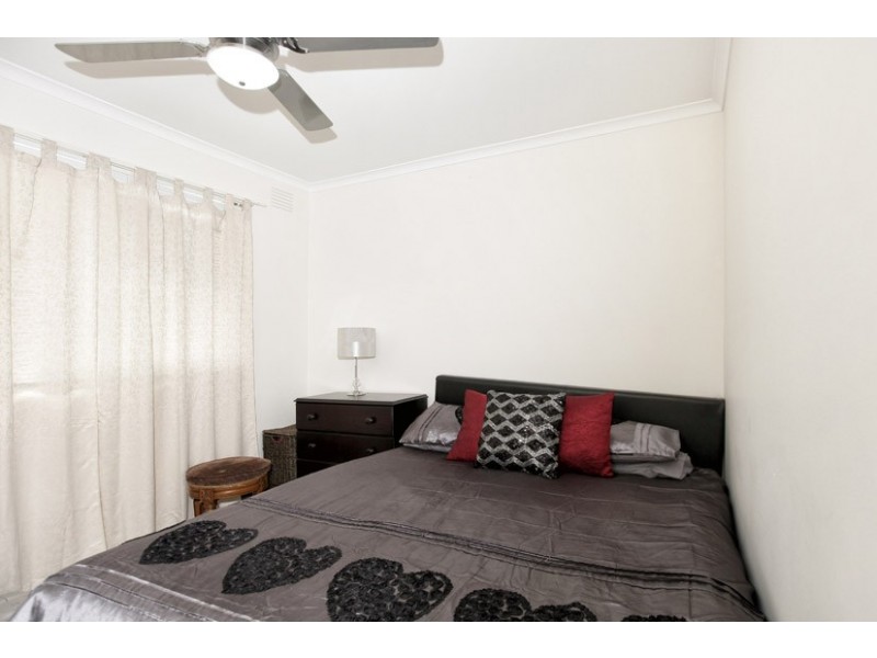 36 Samara Grove, Gladstone Park VIC 3043
