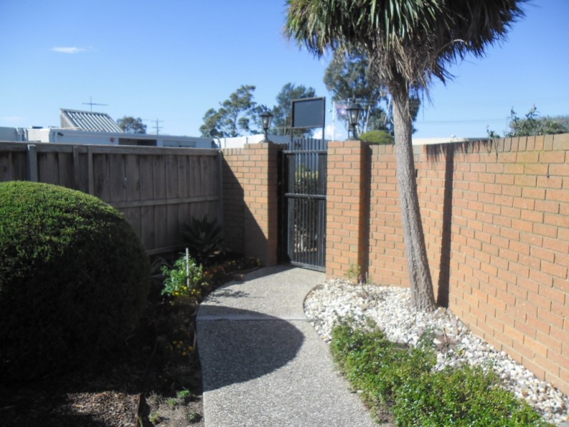 20/16 South Circular Road, Gladstone Park VIC 3043