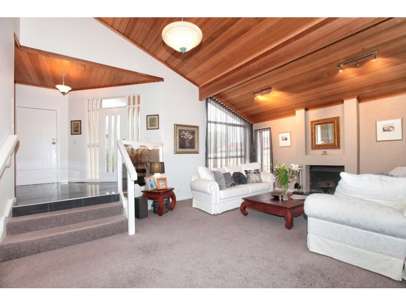 22 Hartley Crescent, Greenvale VIC 3059