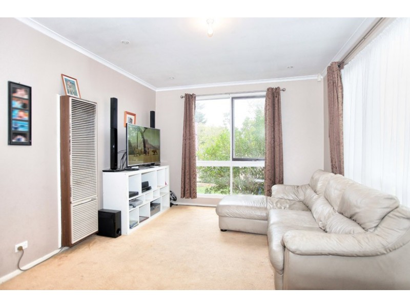 37 Samara Grove, Gladstone Park VIC 3043