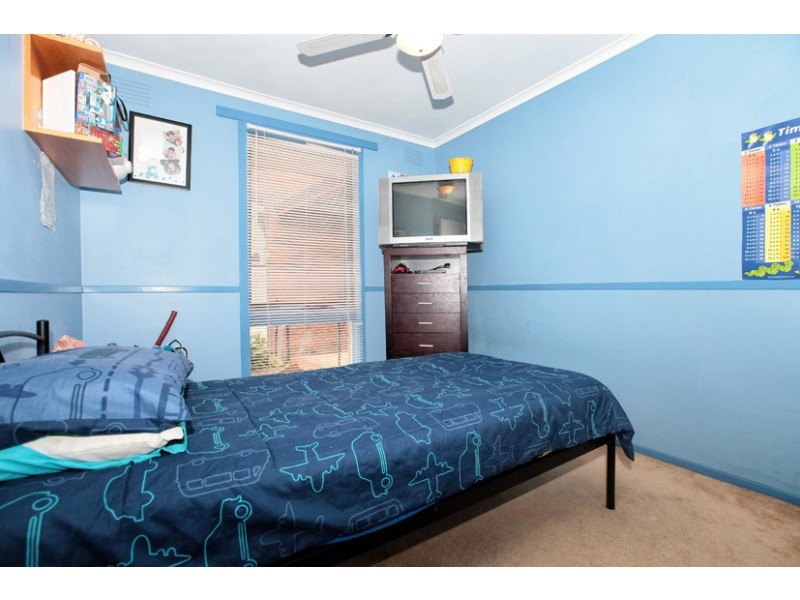 37 Samara Grove, Gladstone Park VIC 3043