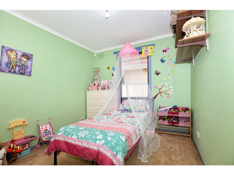 37 Samara Grove, Gladstone Park VIC 3043