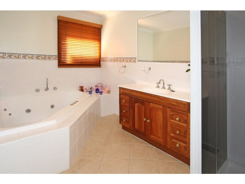 5 Haworth Court, Greenvale VIC 3059