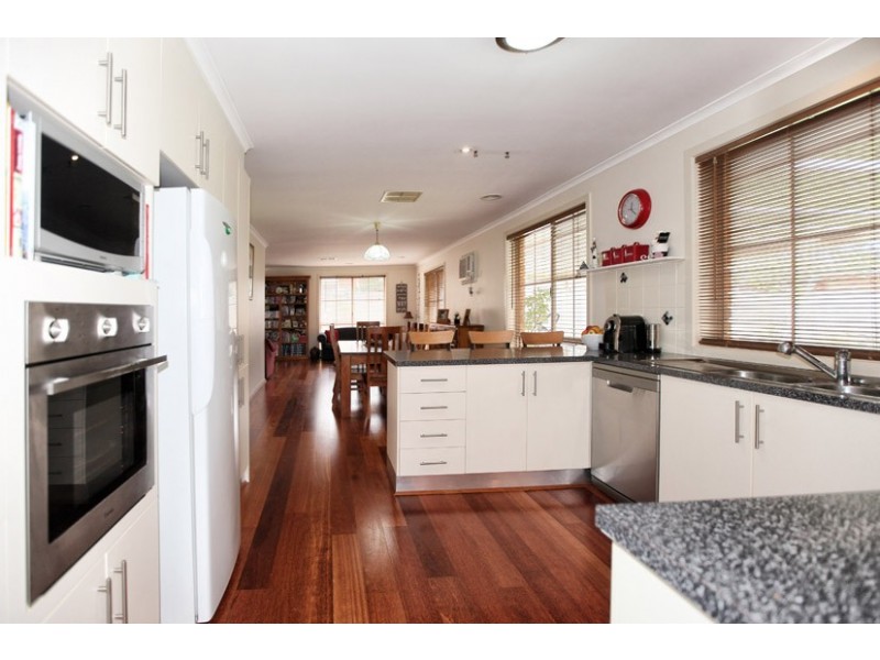7 Ayr Close, Greenvale VIC 3059