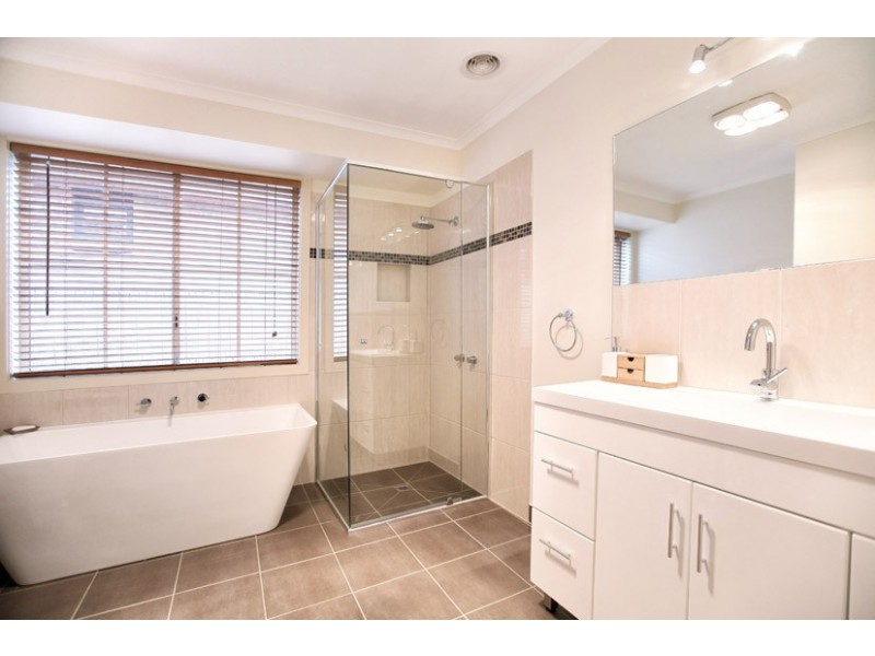 7 Ayr Close, Greenvale VIC 3059