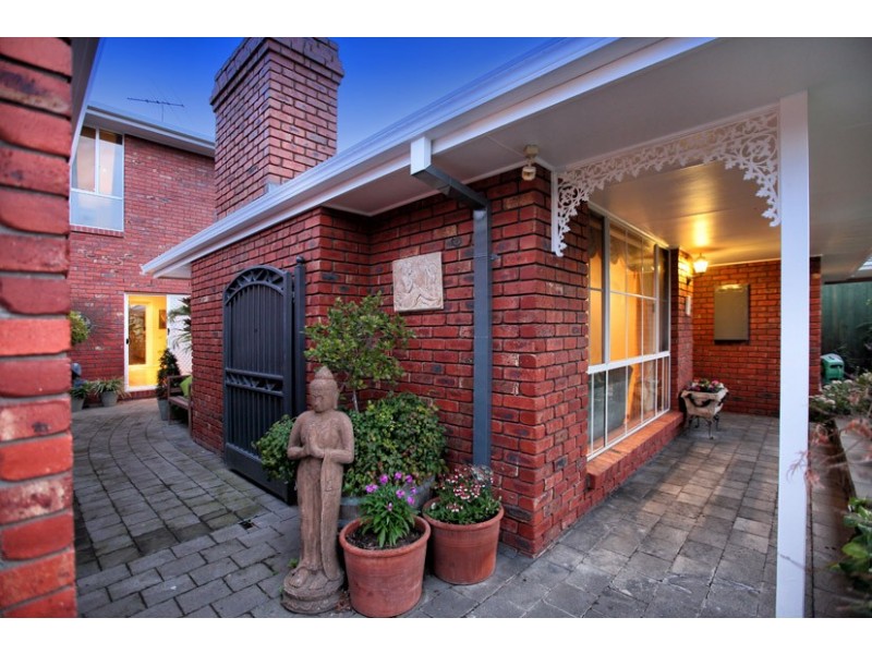 1 Irving Close, Greenvale VIC 3059