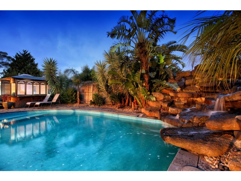 1 Irving Close, Greenvale VIC 3059