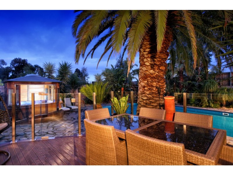 1 Irving Close, Greenvale VIC 3059