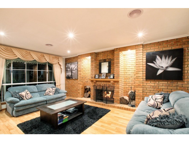 1 Irving Close, Greenvale VIC 3059