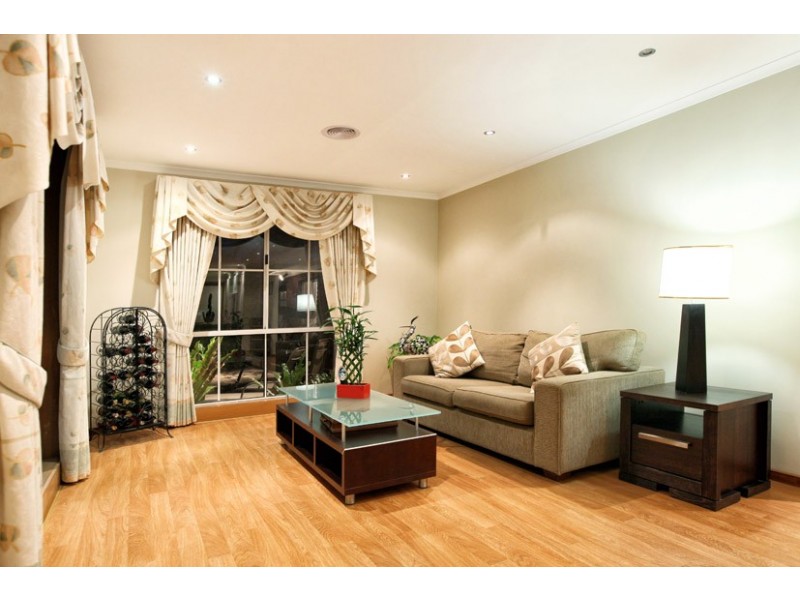 1 Irving Close, Greenvale VIC 3059