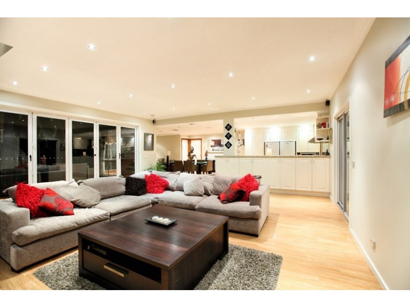 1 Irving Close, Greenvale VIC 3059