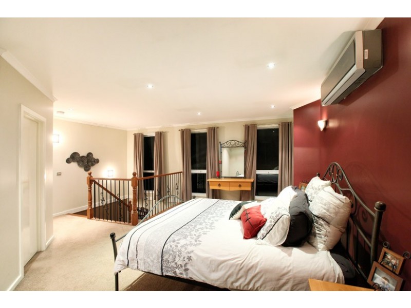 1 Irving Close, Greenvale VIC 3059