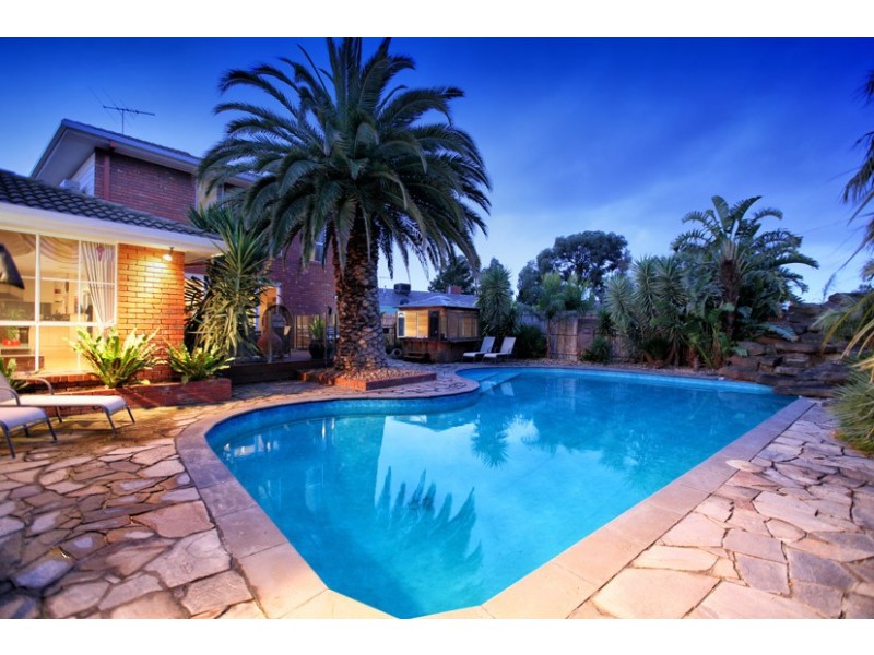 1 Irving Close, Greenvale VIC 3059