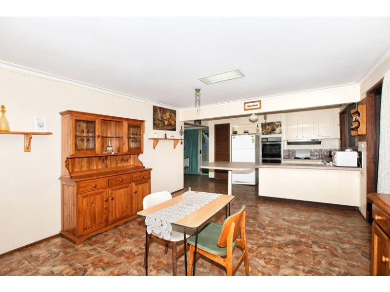 26 Barrington Crescent, Gladstone Park VIC 3043