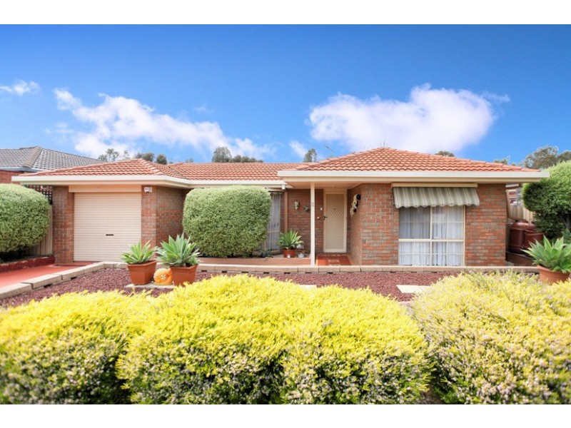 12 Phoenix Court, Roxburgh Park VIC 3064