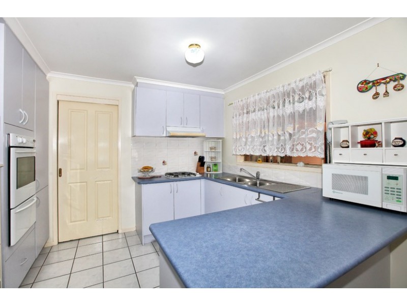 12 Phoenix Court, Roxburgh Park VIC 3064