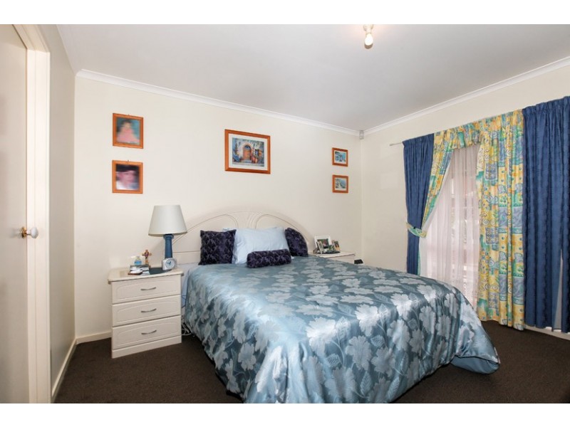 12 Phoenix Court, Roxburgh Park VIC 3064