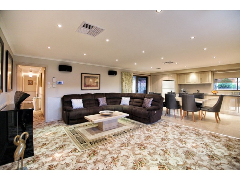 5 Fleetwood Drive, Greenvale VIC 3059