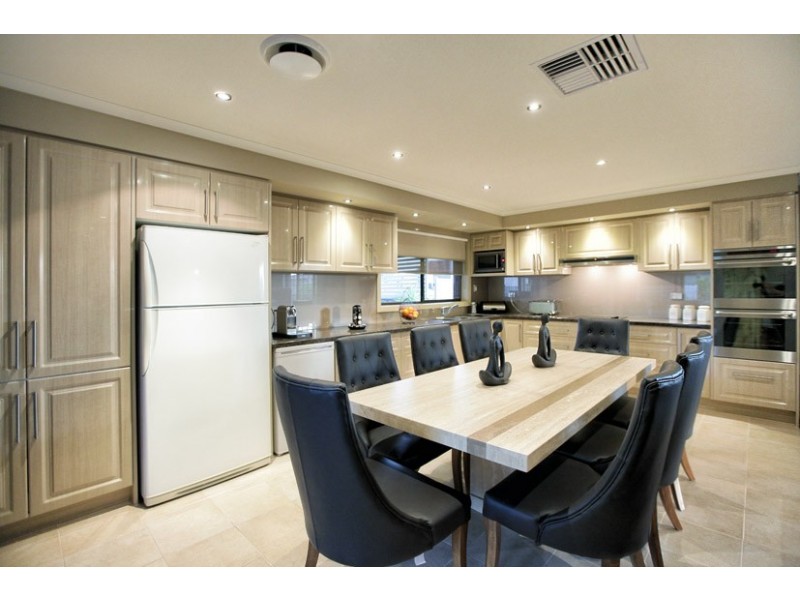 5 Fleetwood Drive, Greenvale VIC 3059