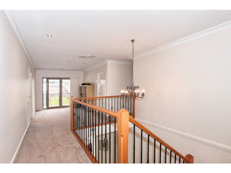 9 Muirhead Court, Greenvale VIC 3059