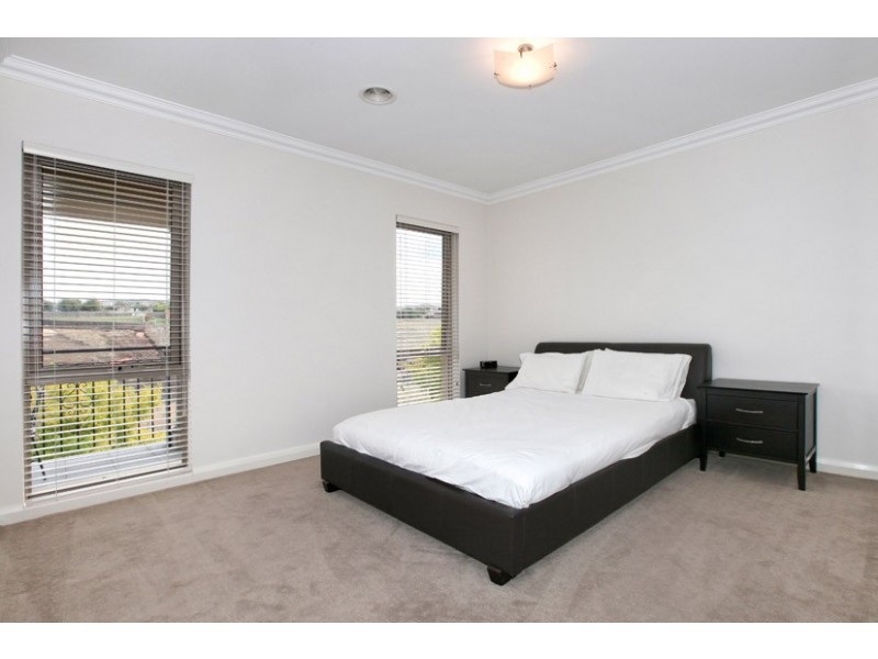 9 Muirhead Court, Greenvale VIC 3059