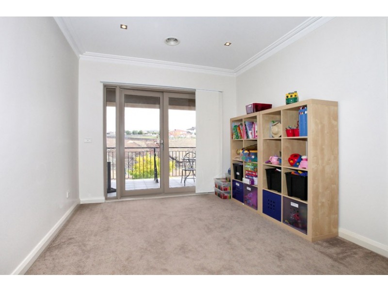 9 Muirhead Court, Greenvale VIC 3059