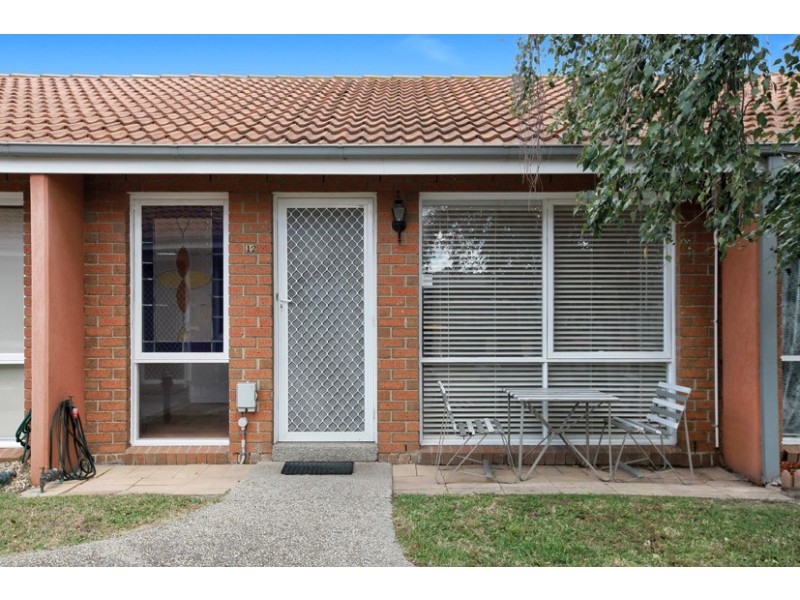 12/16 South Circular Road, Gladstone Park VIC 3043
