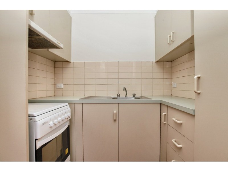 12/16 South Circular Road, Gladstone Park VIC 3043