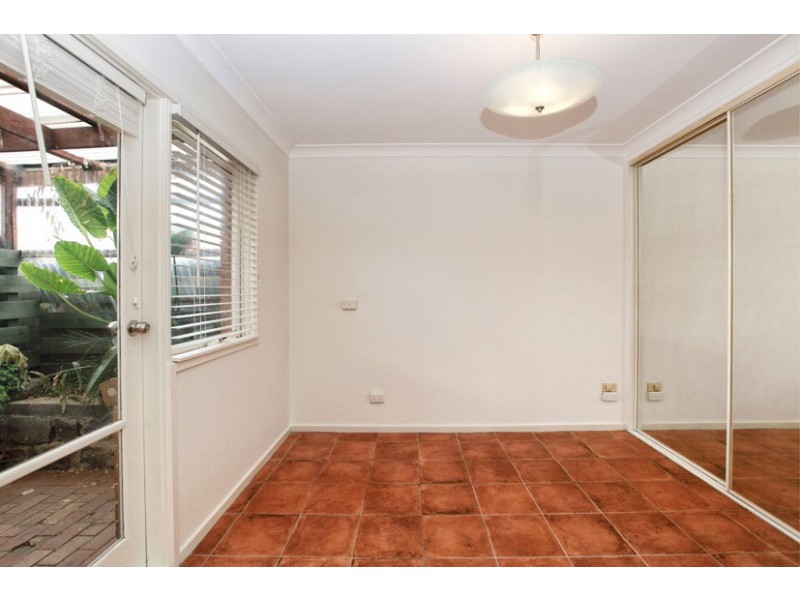 12/16 South Circular Road, Gladstone Park VIC 3043