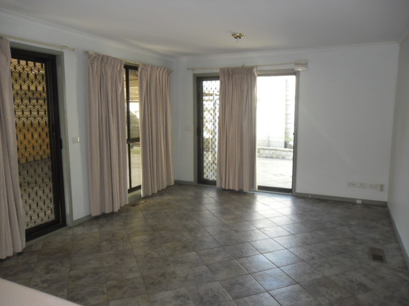 15 GarryowenTce, Tullamarine VIC 3043