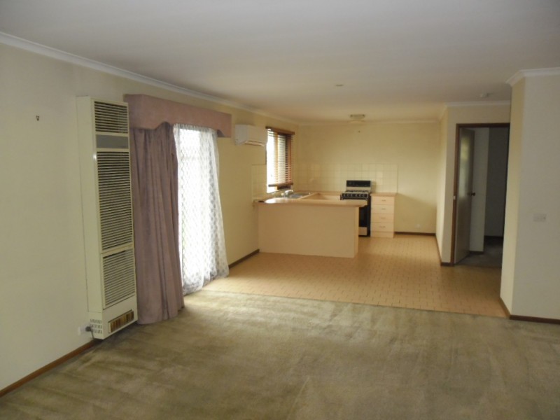 68 Elmhurst Road, Gladstone Park VIC 3043