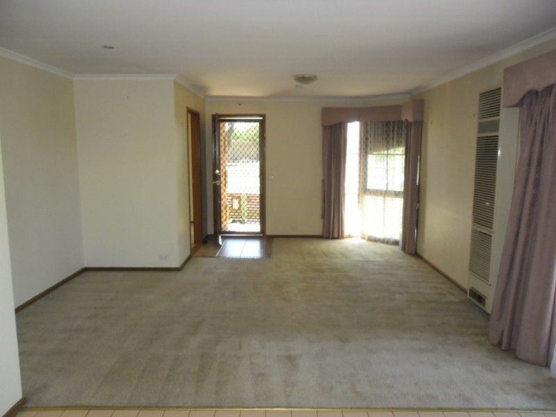 68 Elmhurst Road, Gladstone Park VIC 3043