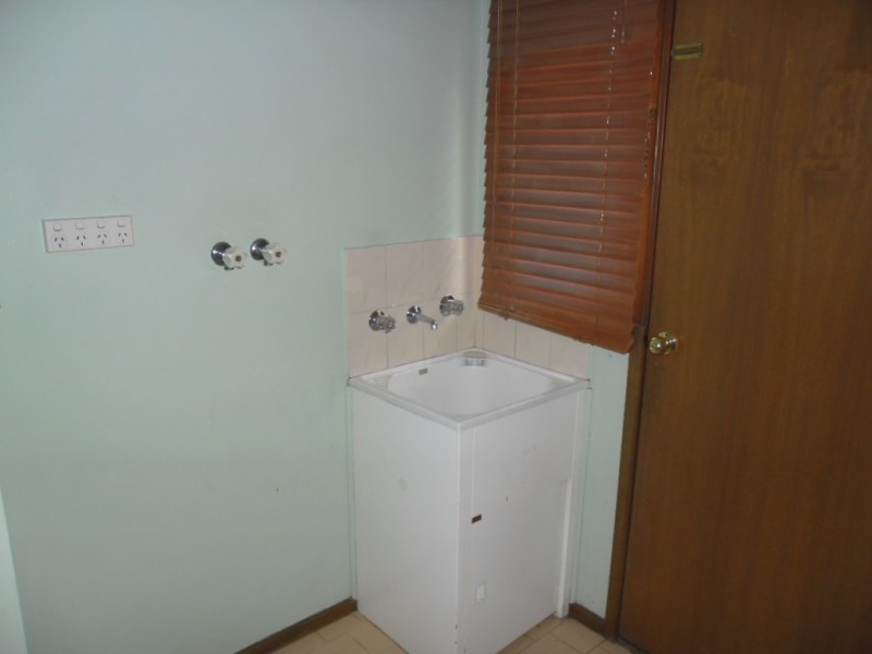 68 Elmhurst Road, Gladstone Park VIC 3043