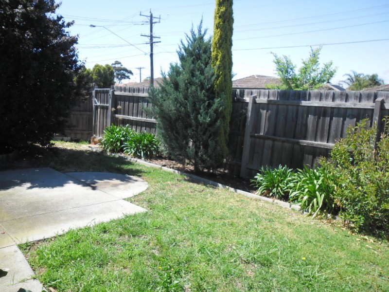 68 Elmhurst Road, Gladstone Park VIC 3043