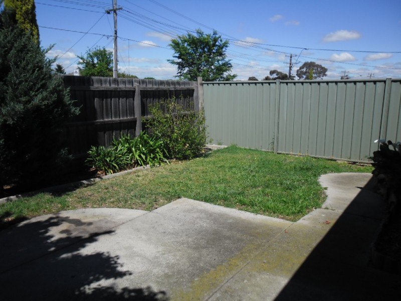 68 Elmhurst Road, Gladstone Park VIC 3043