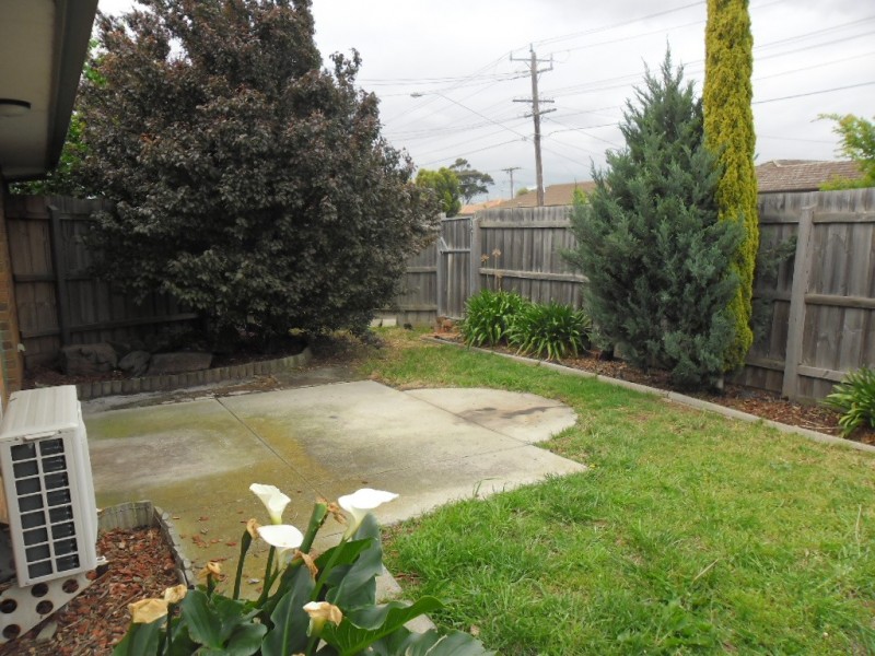 68 Elmhurst Road, Gladstone Park VIC 3043