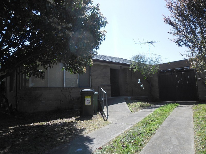 14 Hall Road, Gladstone Park VIC 3043