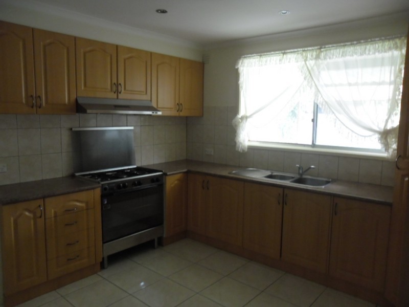 115 South Circular Road, Gladstone Park VIC 3043