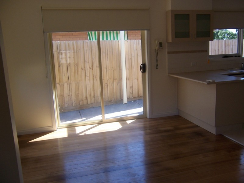 16 Fisher Grove, Tullamarine VIC 3043