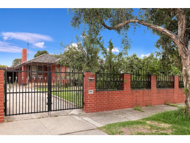 7 Dolphin Court, Gladstone Park VIC 3043