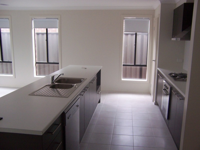 8 Pirianda Court, Greenvale VIC 3059