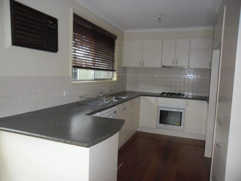 5 Glendale Place, Gladstone Park VIC 3043