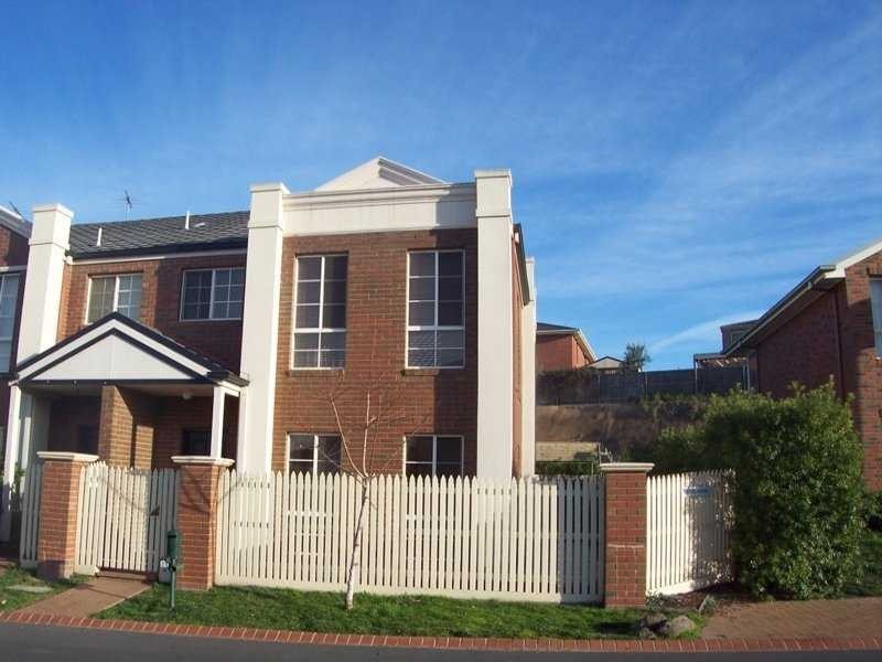 35 The Crest, Attwood VIC 3049