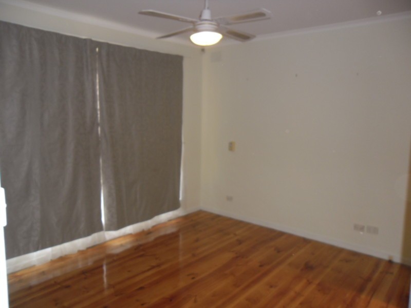 37 Samara Grove, Gladstone Park VIC 3043