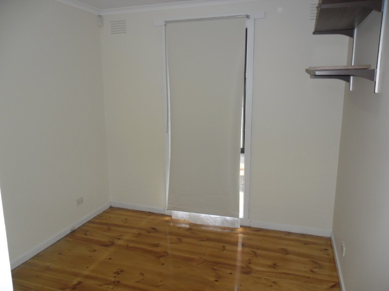 37 Samara Grove, Gladstone Park VIC 3043