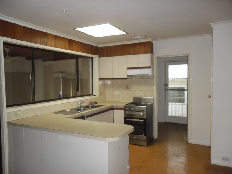 2 Larissa Avenue, Tullamarine VIC 3043