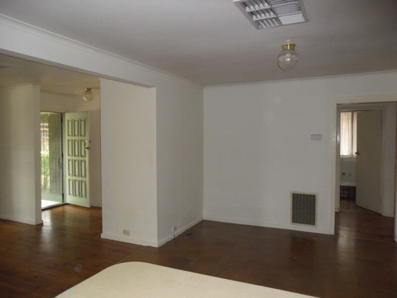 2 Larissa Avenue, Tullamarine VIC 3043