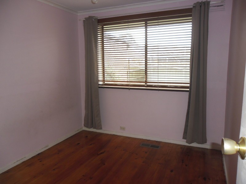 2 Larissa Avenue, Tullamarine VIC 3043