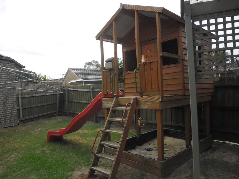 2 Larissa Avenue, Tullamarine VIC 3043