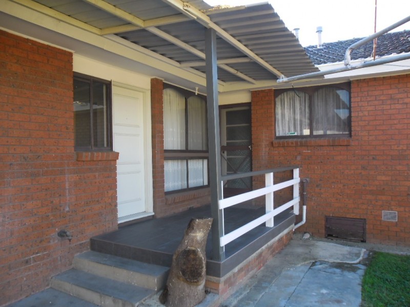 42 Elmhurst Road, Gladstone Park VIC 3043